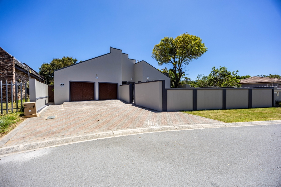 4 Bedroom Property for Sale in Blue Bend Eastern Cape